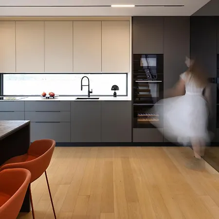 Naar Residence