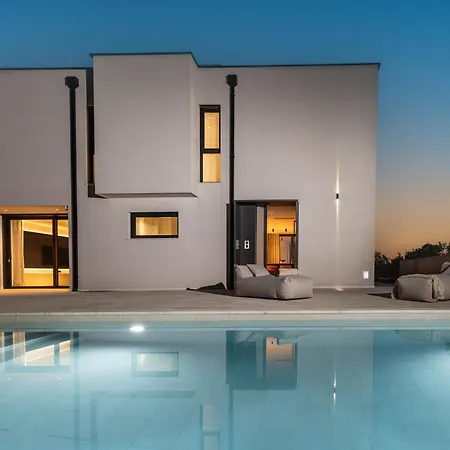 Naar Residence Villa