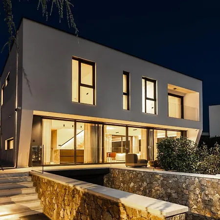 Naar Residence